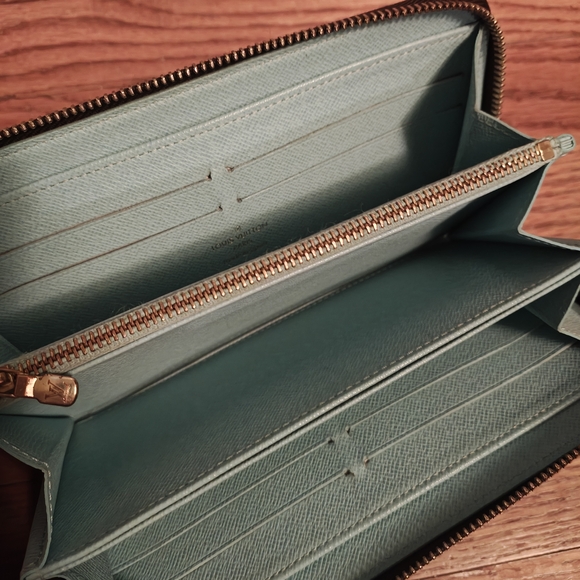 Louis Vuitton Ltd Edition Monogram Illustre Long Zippy Wallet - Picture 4 of 13